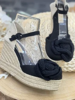 Alpargata cuña NEGRA flor crochet Silvia