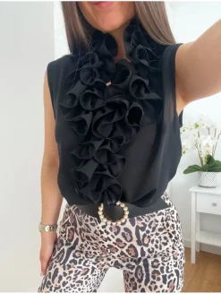 Blusa NEGRA volantes escote Clavel (V36)