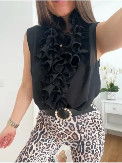 Blusa NEGRA volantes escote Clavel (V36)