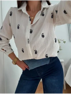 Camisa blanca bordado AZUL MARINO CACHEMIR Leire (G34)