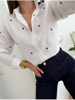 Camisa blanca corazones azul marino 158 (V22)
