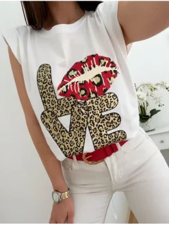 Camiseta blanca LOVE kiss hombreras