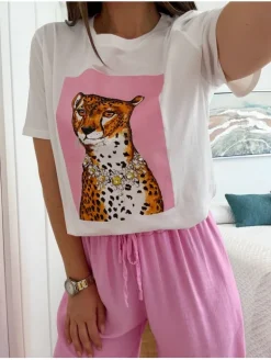 Camiseta blanca manga corta Guepardo Collar Rosa  (V07)