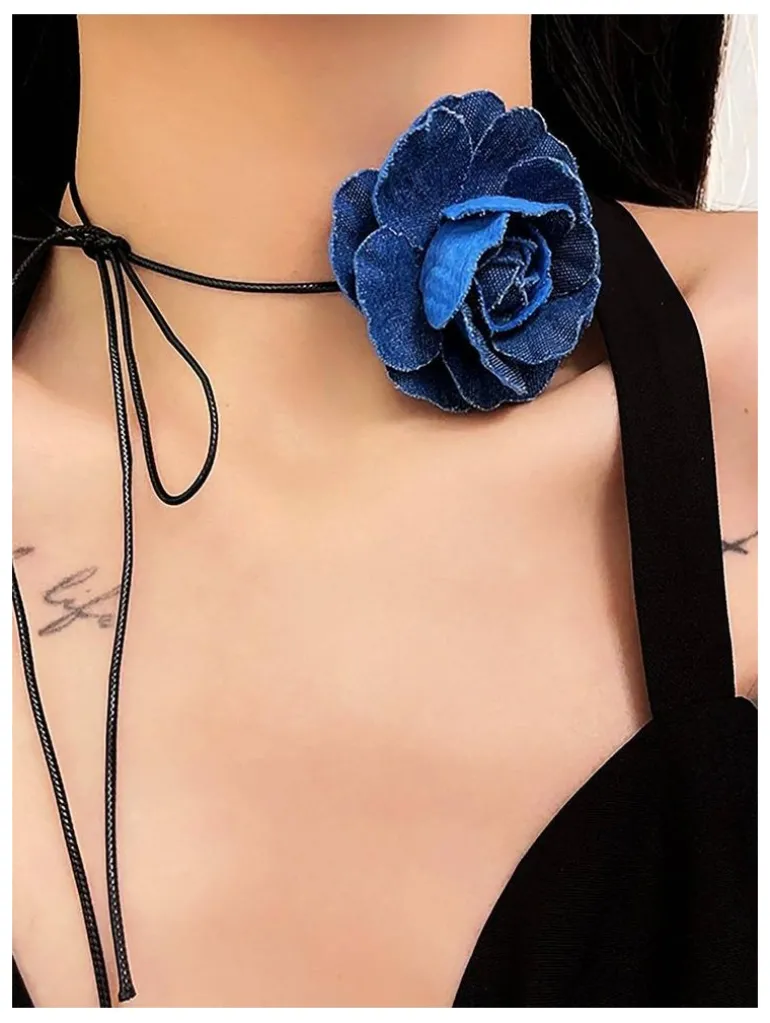 Collar tipo choker flor vaquera