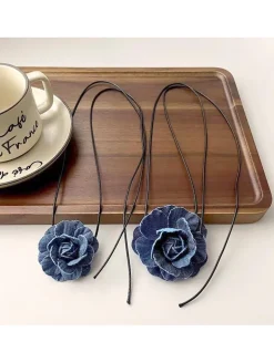 Collar tipo choker flor vaquera