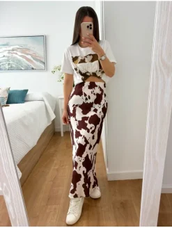 Falda larga satén estampado vaca