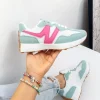 Zapatilla blanca detalles AZUL/ROSA Nirvana