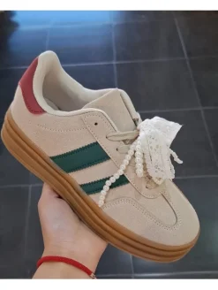 Zapatillas beige lineas verdes lazo encaje (ALM)