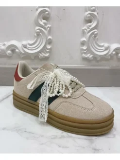 Zapatillas beige lineas verdes lazo encaje (ALM)